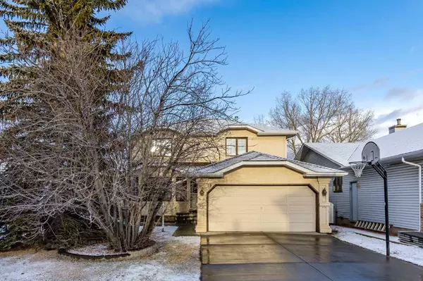 18 Sandalwood HTS Northwest, Calgary, AB T3K 4B6