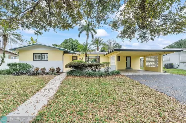 5280 SW 5th St, Plantation, FL 33317