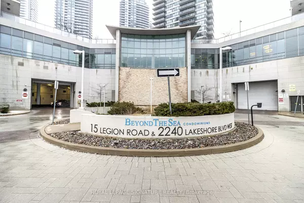 Toronto W06, ON M8V 0A9,15 Legion RD #2104