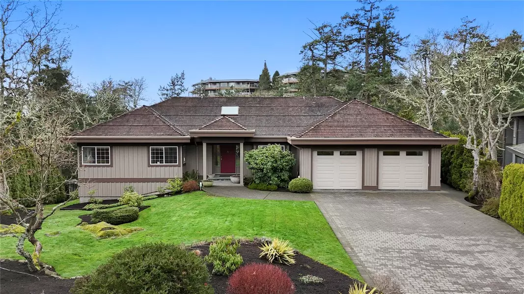 4373 Wildflower Lane, Saanich, BC V8X 5H1