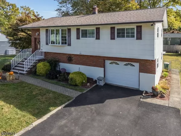 112 Carol Drive, Hackettstown Town, NJ 07840