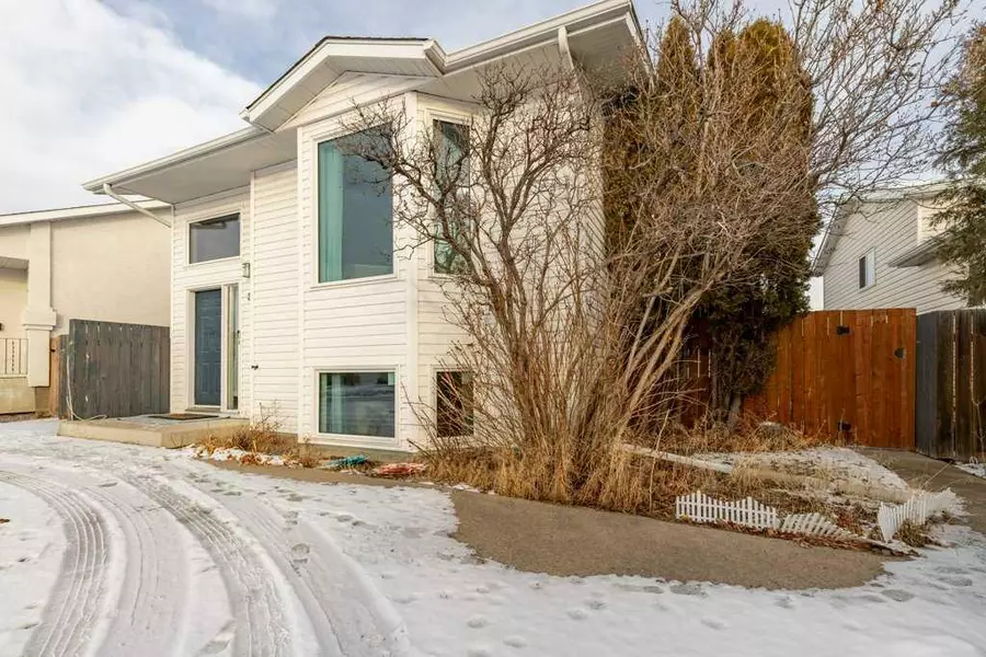 307 Assiniboia PL W, Lethbridge, AB T1K 6W2