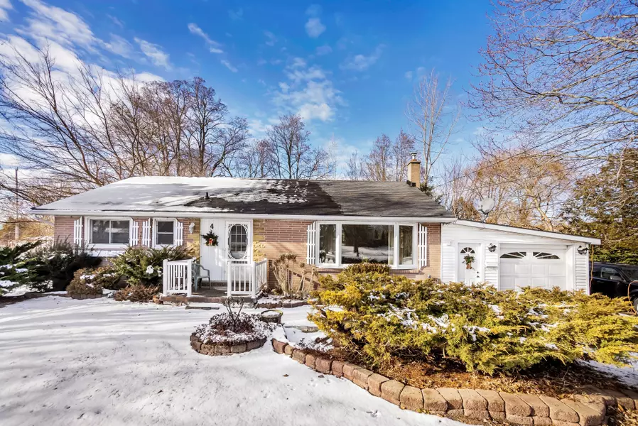 4 Bayside DR, Quinte West, ON K0K 1L0