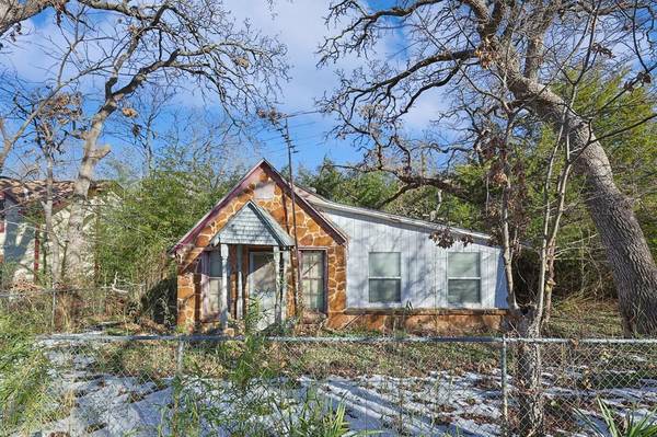 203 E 9th Street, Shady Shores, TX 76208