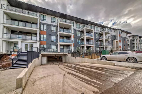 Calgary, AB T3P 1E5,15 Sage Meadows LNDG Northwest #4312