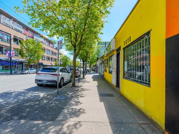 Vancouver, BC V5N 4B6,2211 COMMERCIAL DRIVE