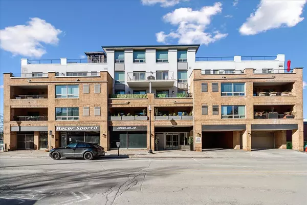 Oakville, ON L6J 7N3,151 Robinson ST #401