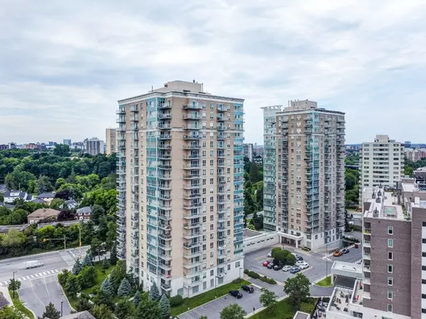 Vanier And Kingsview Park, ON K1L 0A9,90 LANDRY ST #203