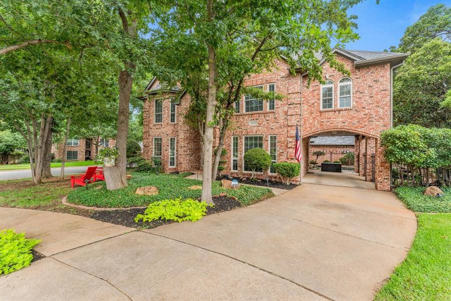 2152 Brownstone Court, Grapevine, TX 76051