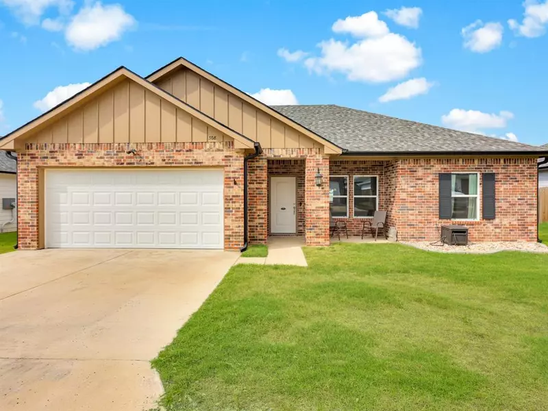 308 Hoover Drive, Mabank, TX 75147