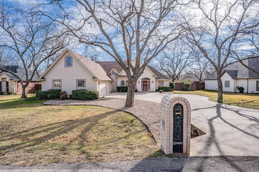 9321 S Longwood Drive, Granbury, TX 76049