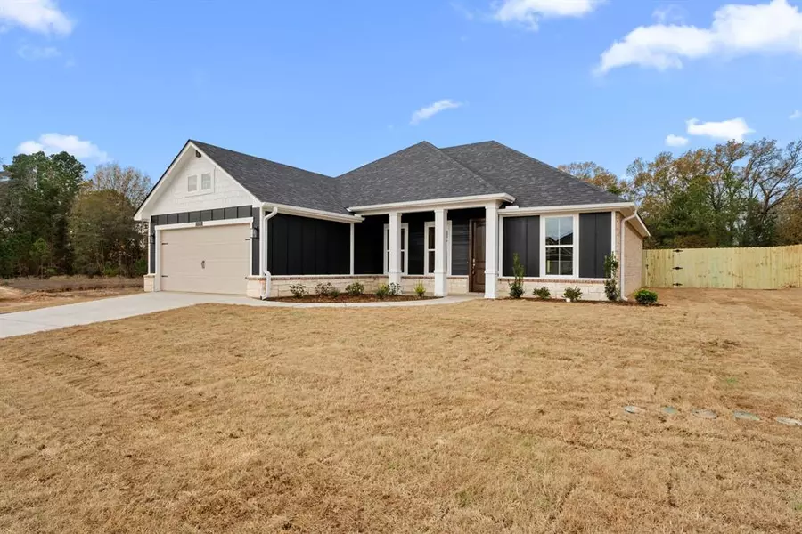 1533 Shug Lane, Lindale, TX 75771