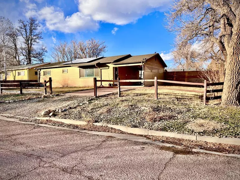 927 Oak Ave, Canon City, CO 81212