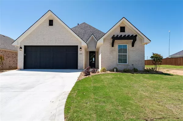 1030 Cannon Place, Paris, TX 75462