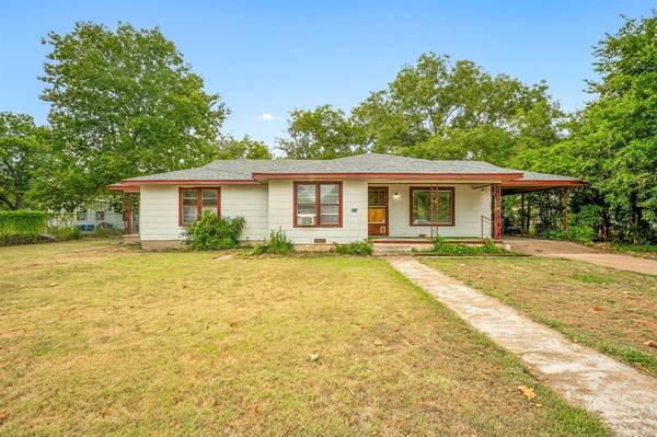 De Leon, TX 76444,416 S Moseley Street