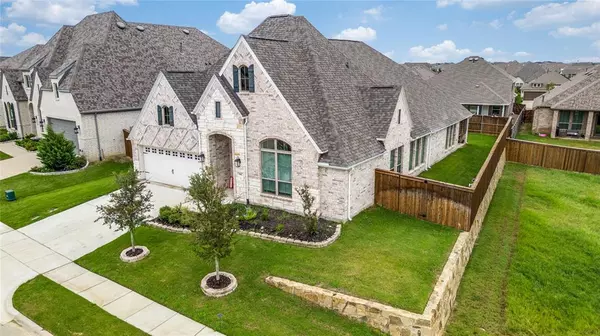 941 Bridle Path Parkway,  Aubrey,  TX 76227