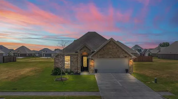 1321 Highland Park Circle, Granbury, TX 76048