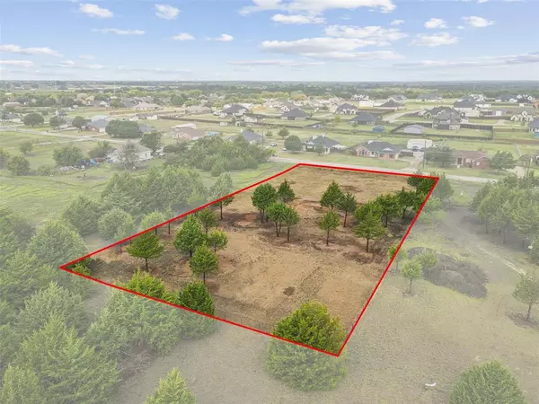 628 Gibson Road, Waxahachie, TX 75165