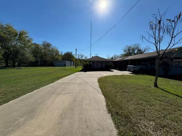 Wortham, TX 76693,307 E San Saba Street