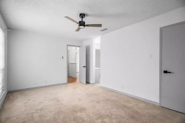 Dallas, TX 75248,5981 Arapaho Road #305