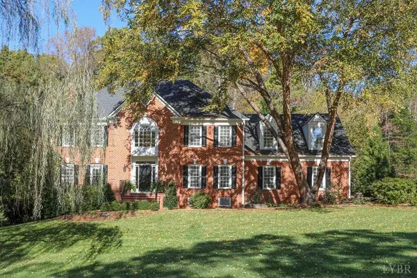 208 Carters Grove LN, Lynchburg, VA 24503