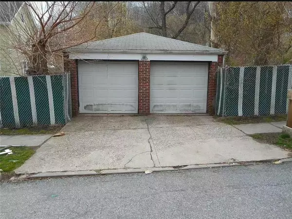 Staten  Island, NY 10304,976 Van Duzer ST