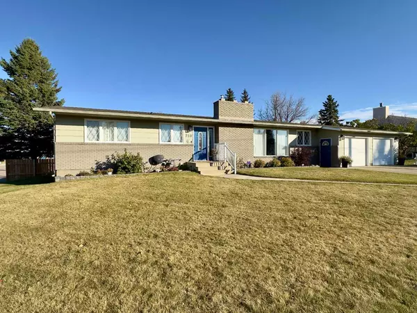 210 4 ST East, Cardston, AB T0K0K0