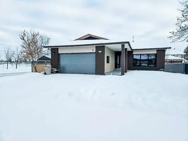 8 55 Street Close, Stettler, AB T0C 2L1