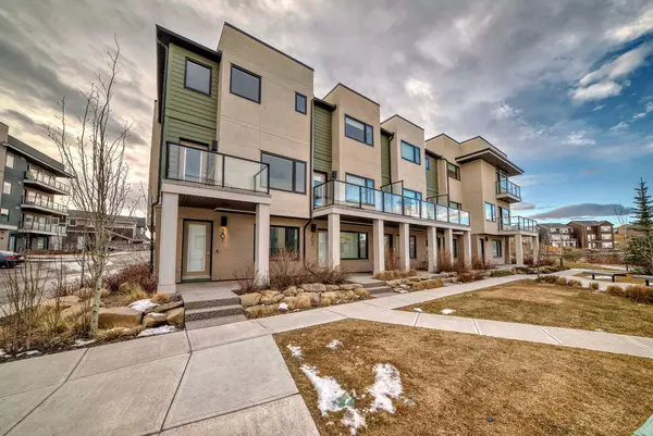 218 Sherwood SQ Northwest #201, Calgary, AB T3R 0Y2