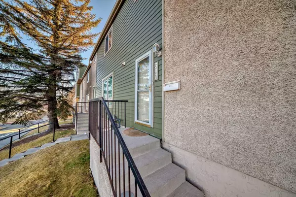 Calgary, AB T2K 6J6,405 64 AVE NE #307