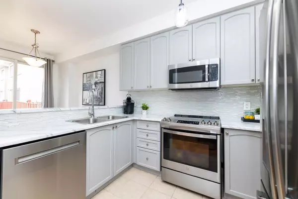 Brampton, ON L6R 3N5,9 Pendulum CIR