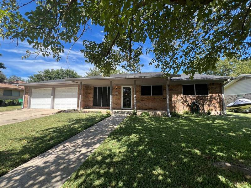 2019 Maplewood Drive, Gainesville, TX 76240