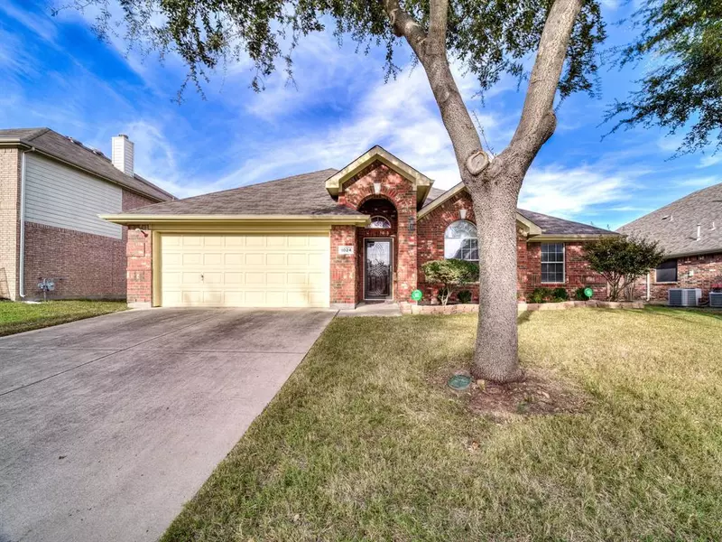 1024 Fleetwood Cove Drive, Grand Prairie, TX 75052