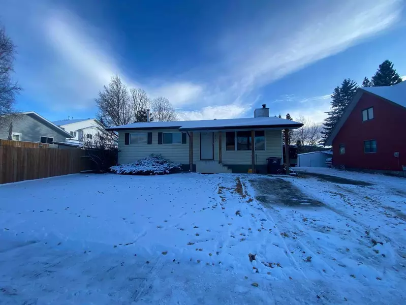 449 Mountain ST, Hinton, AB T7V 1K1