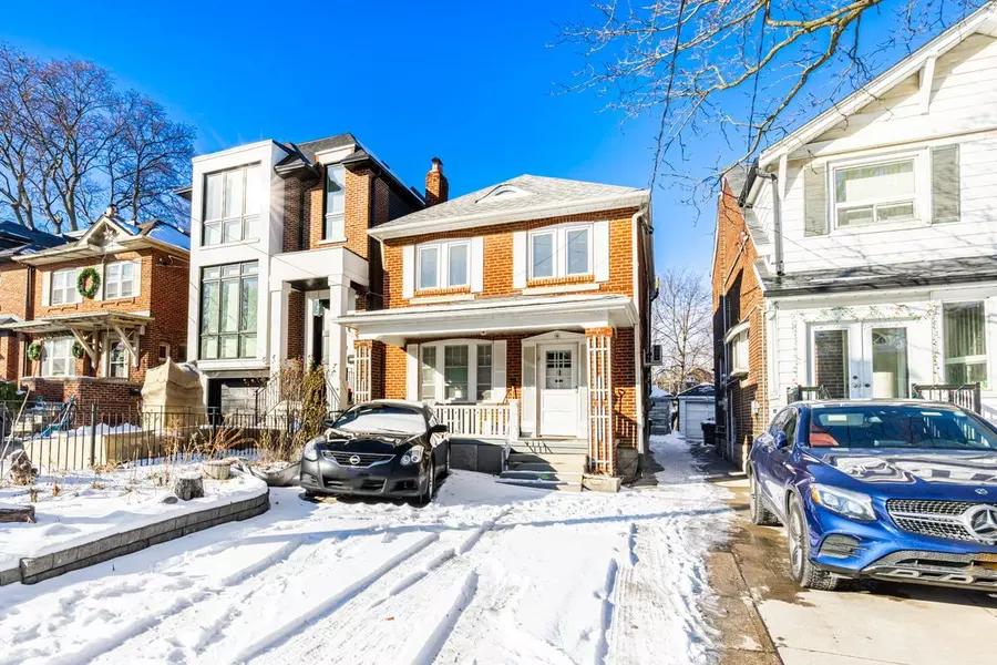 38 St Germain AVE #Upper, Toronto C04, ON M5M 1V8