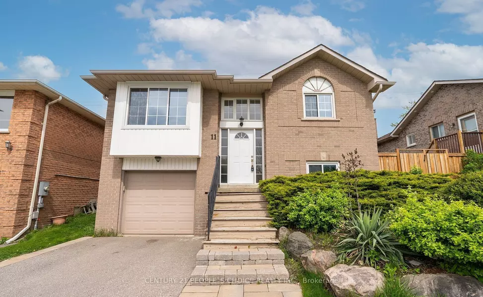 11 Visser CT, Whitby, ON L1N 9A6