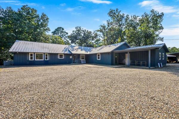 141 Wildwood Trail, Broken Bow, OK 74728