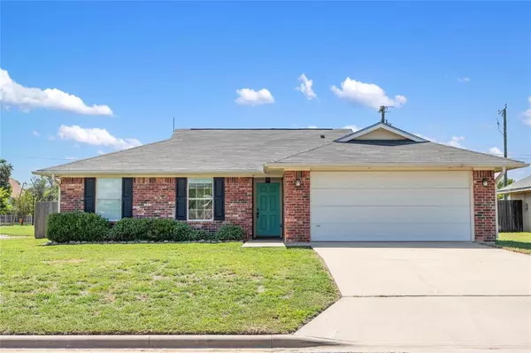 2207 8th Street, Brownwood, TX 76801