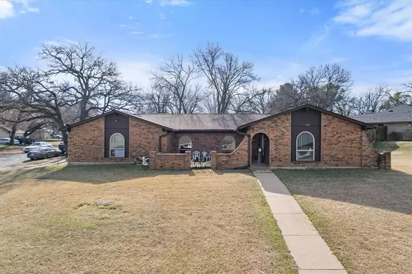 1106 Palm Street, Mansfield, TX 76063