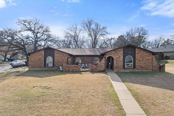 1106 Palm Street, Mansfield, TX 76063