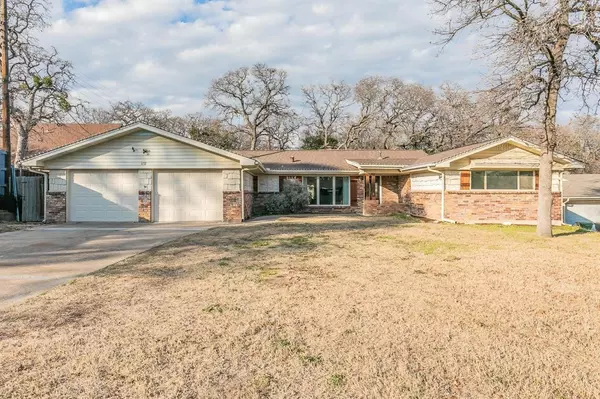 Hurst, TX 76053,632 Forest Lane