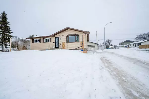 9671 87 AVE, Grande Prairie, AB T8V 0A8