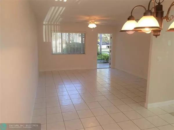 Hollywood, FL 33021,411 S Crescent Dr  #104