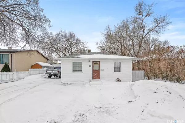 841 Hochelaga STREET E, Moose Jaw, SK S6H 0R2