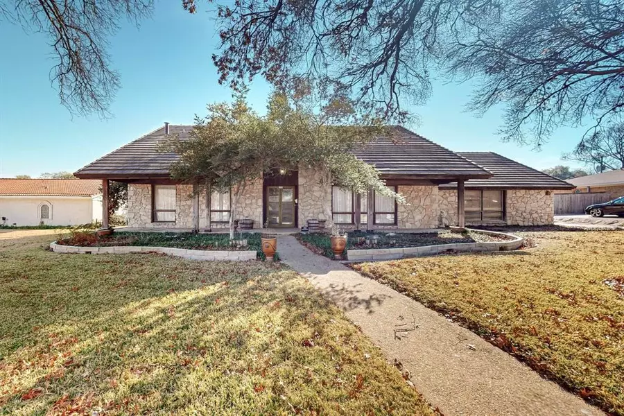 3709 Wharton Drive, Fort Worth, TX 76133