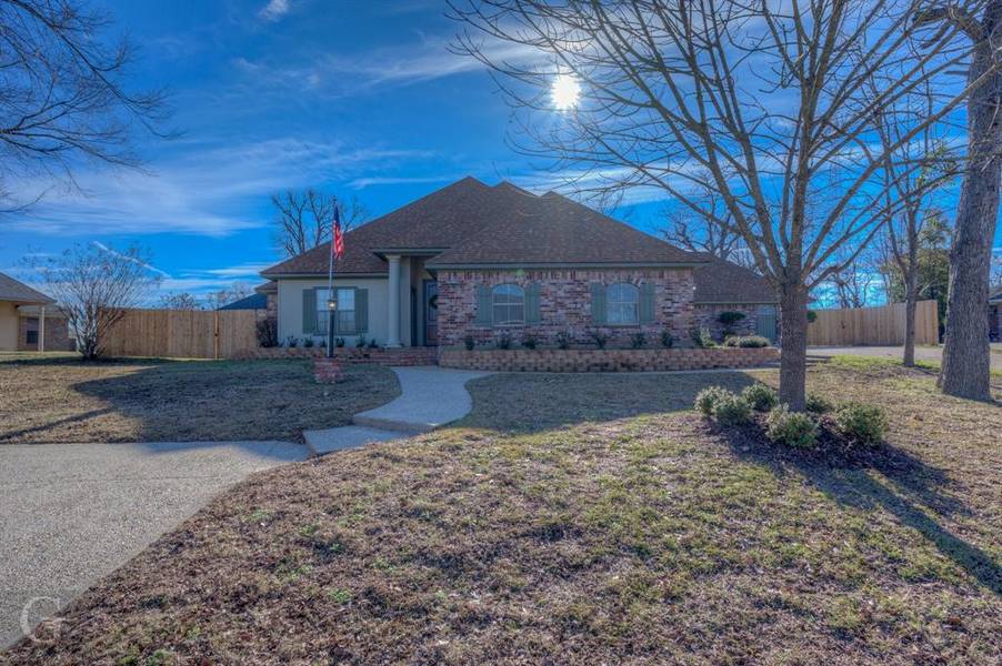 2104 Ashley Wilkes Drive, Bossier City, LA 71112