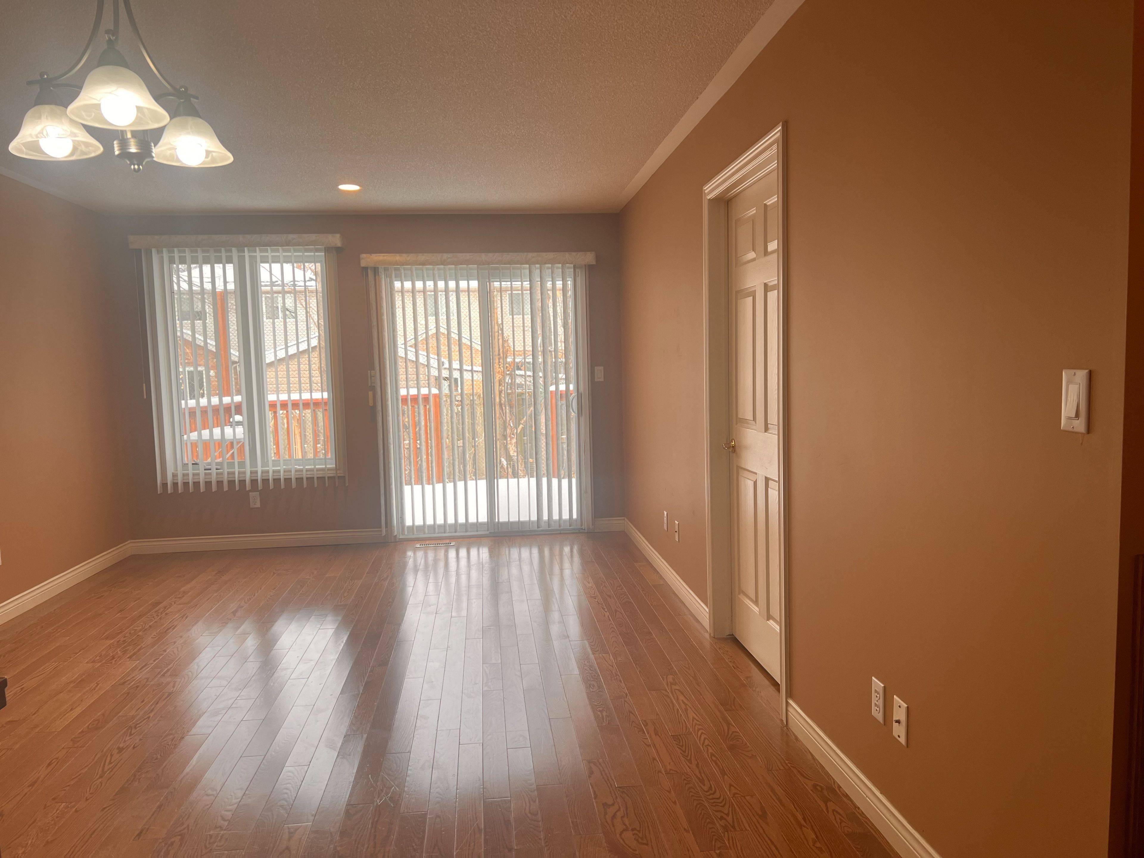 Woodstock, ON N4S 4B8,593 Adelaide ST