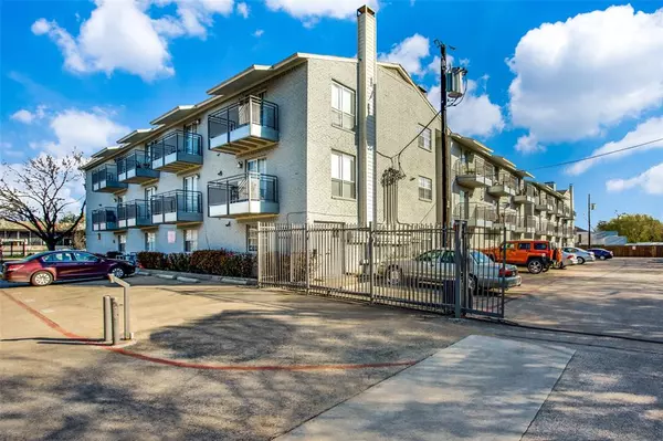 Dallas, TX 75246,4502 Gaston Avenue #304