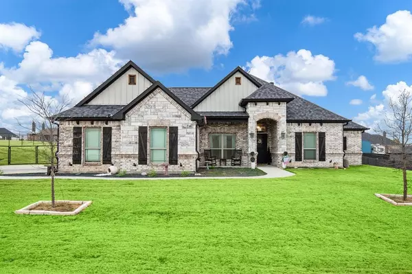 217 Grace Lane, Azle, TX 76020