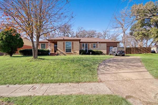 1011 Ash Street, Irving, TX 75060